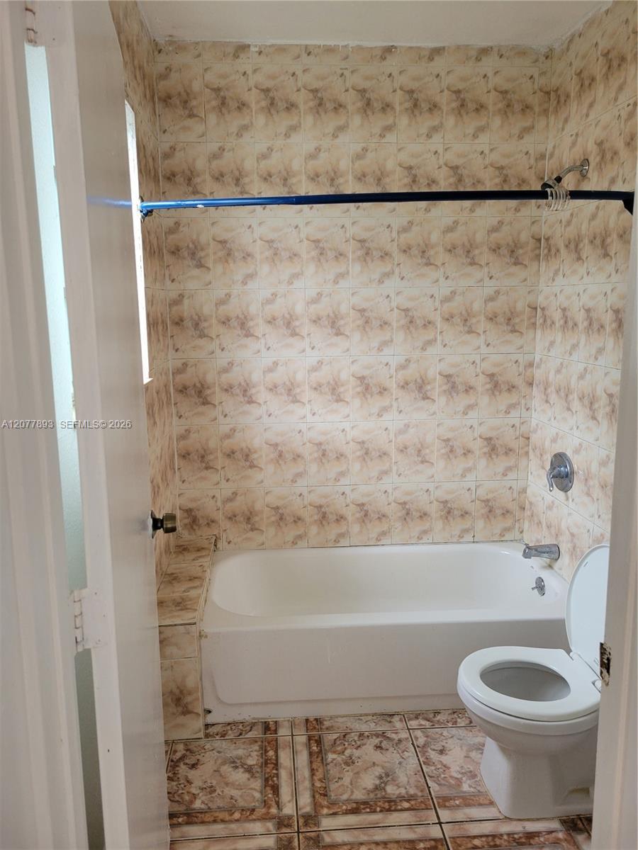 14815 NE 8th Ct # 1, Miami FL 33161 photo 2