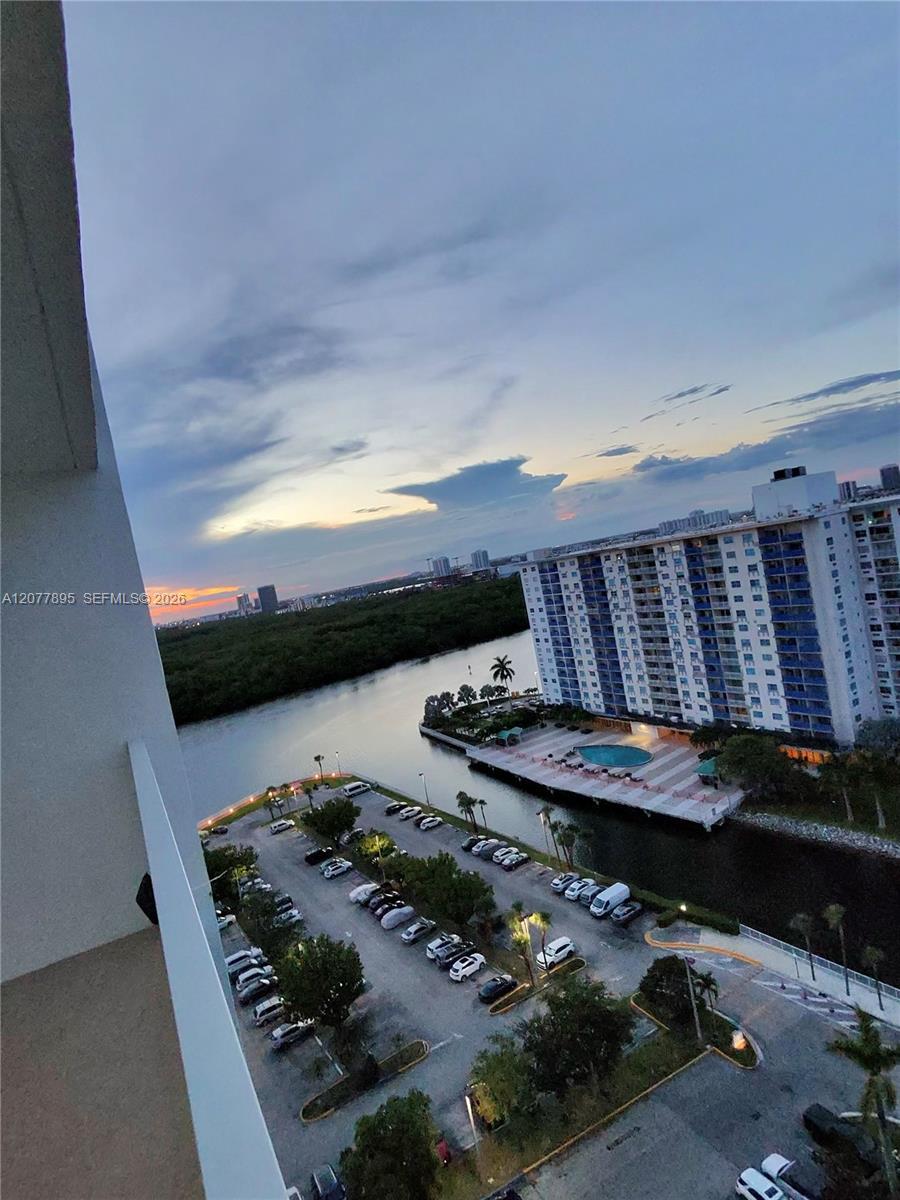 500 Bayview Dr # 1723, Sunny Isles Beach FL 33160 photo 2