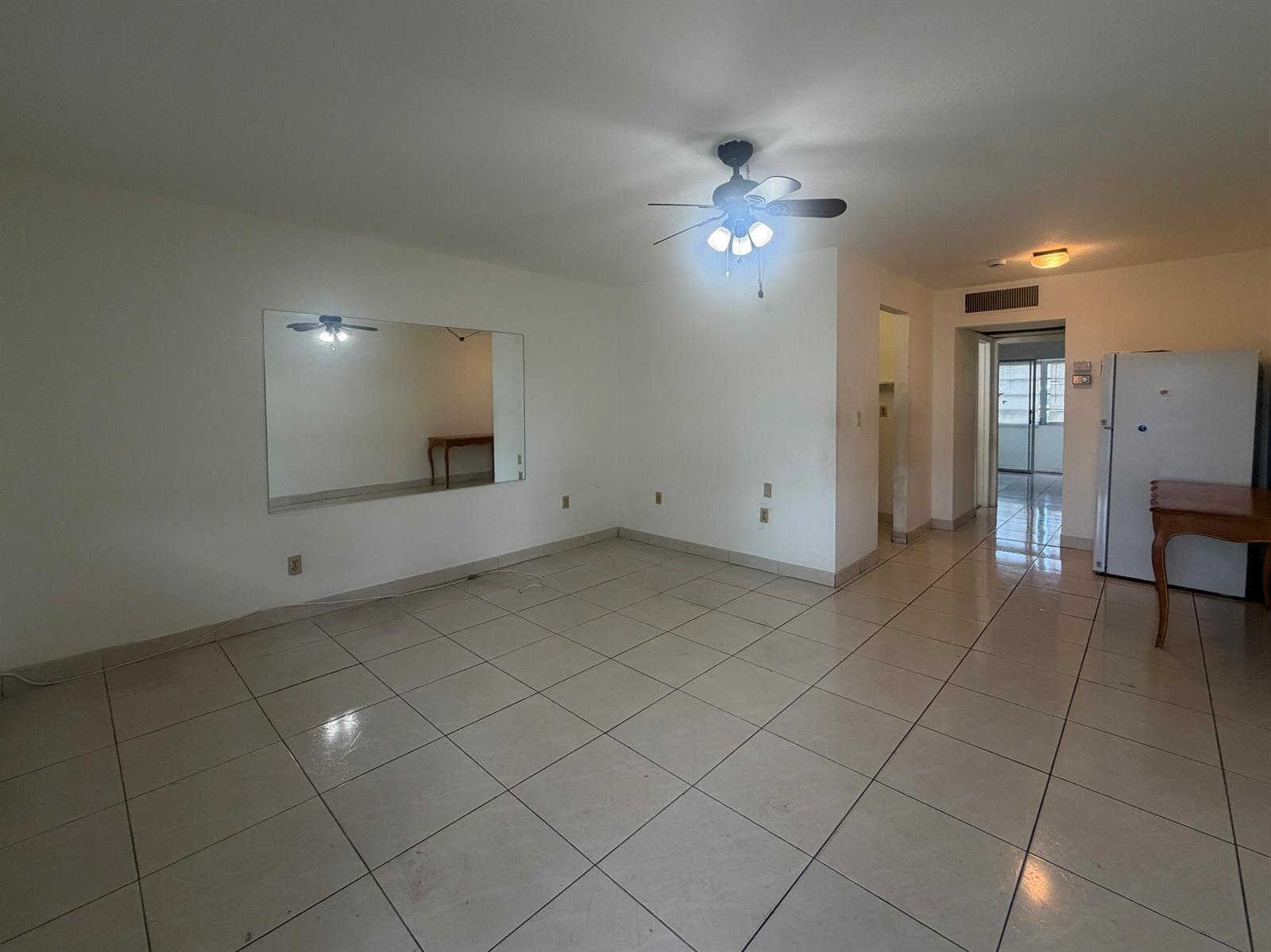 20210 NE 2ND Avenue # V14, Miami Gardens FL 33179 photo 2