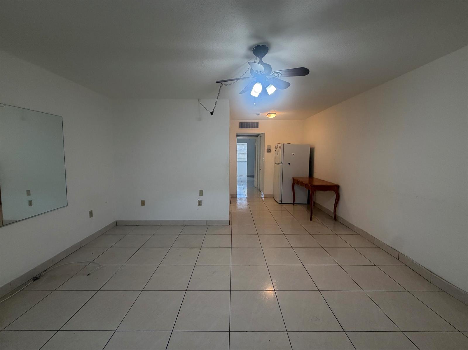 20210 NE 2ND Avenue # V14, Miami Gardens FL 33179 photo 3