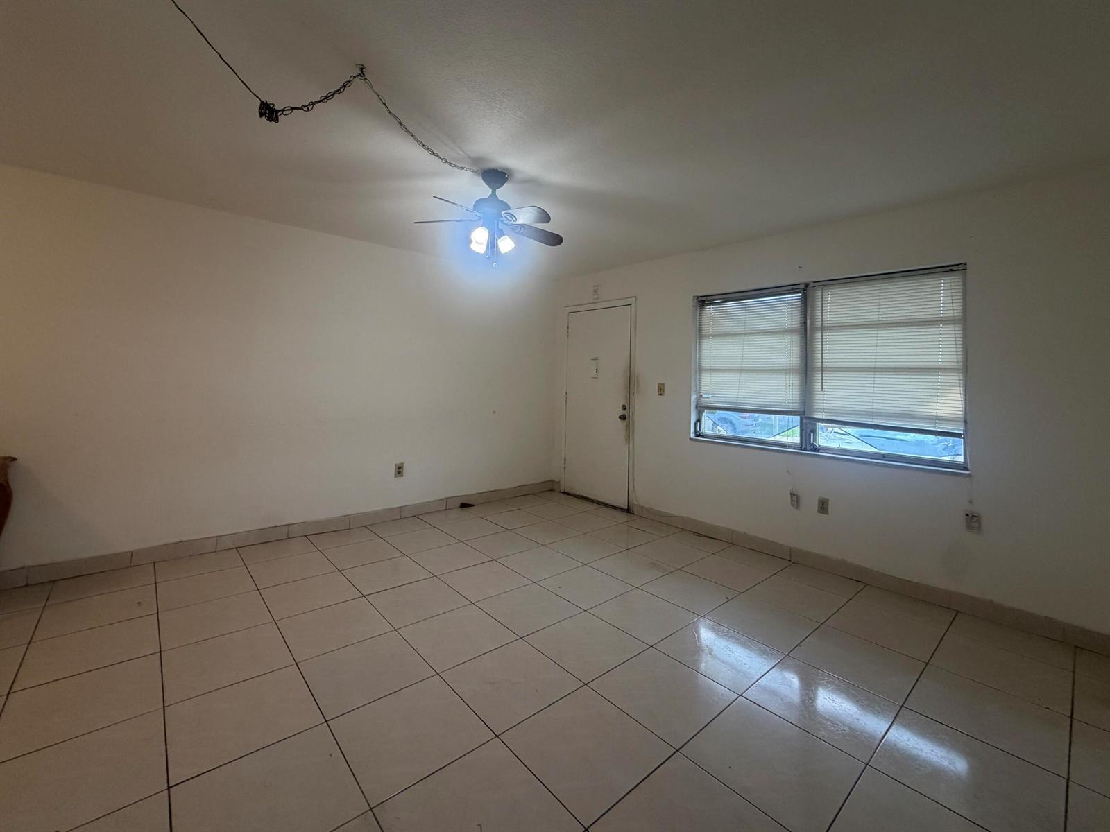 20210 NE 2ND Avenue # V14, Miami Gardens FL 33179 photo 5