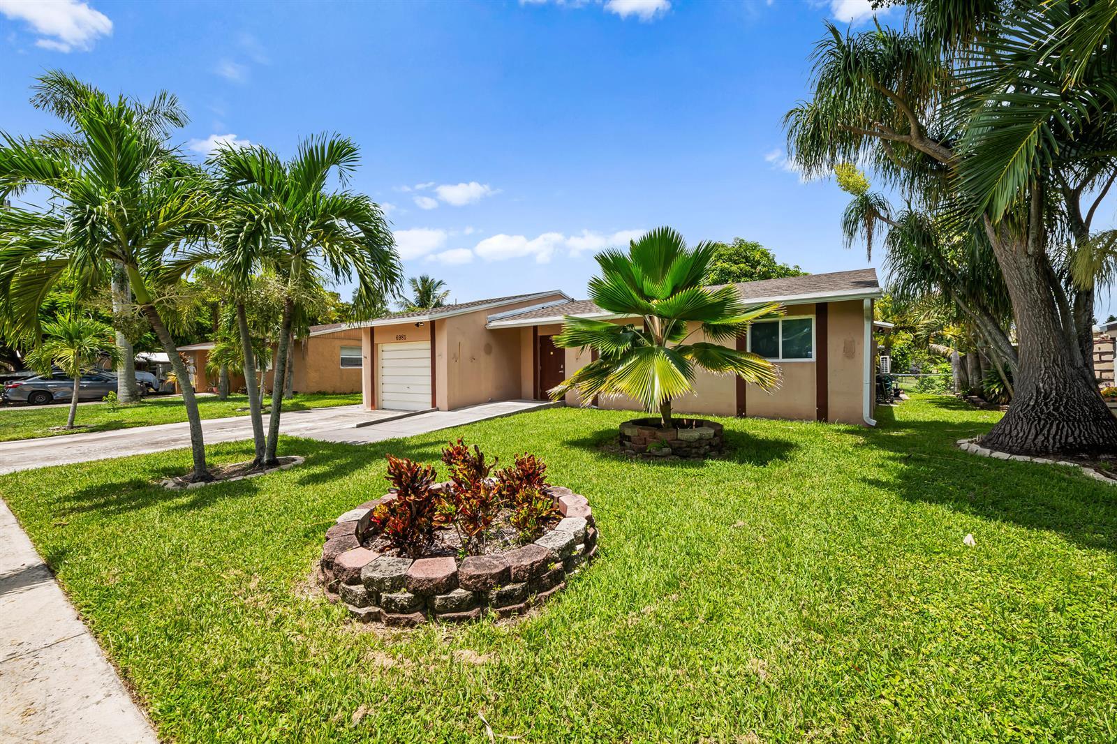 6981 SW 1ST Court, Margate FL 33068 photo 2