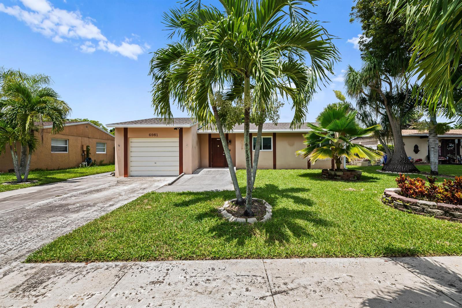 6981 SW 1ST Court, Margate FL 33068