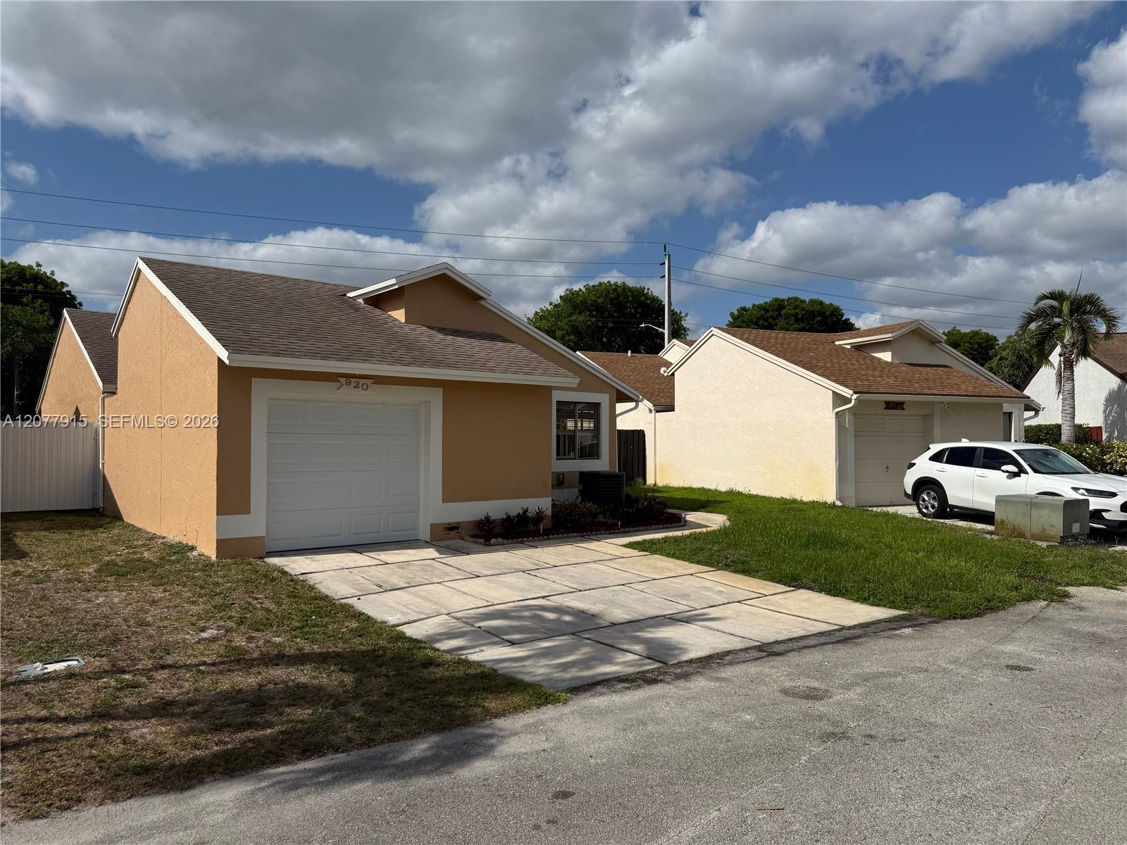 920 SW 111th Ave # 1, Pembroke Pines FL 33025 photo 2