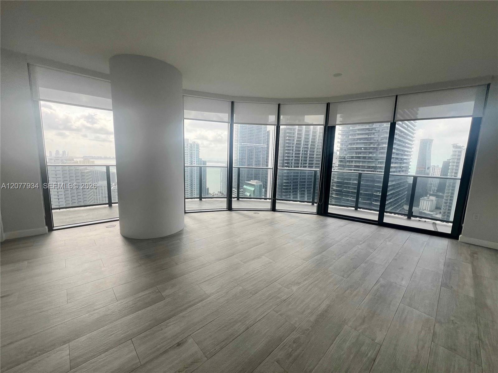 45 SW 9th St # 3703, Miami FL 33130 photo 4
