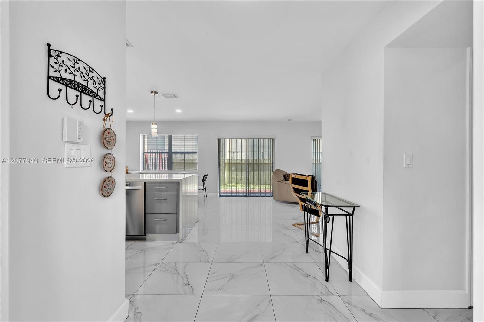 13949 N Forest Oak Cir, Davie FL 33325 photo 4