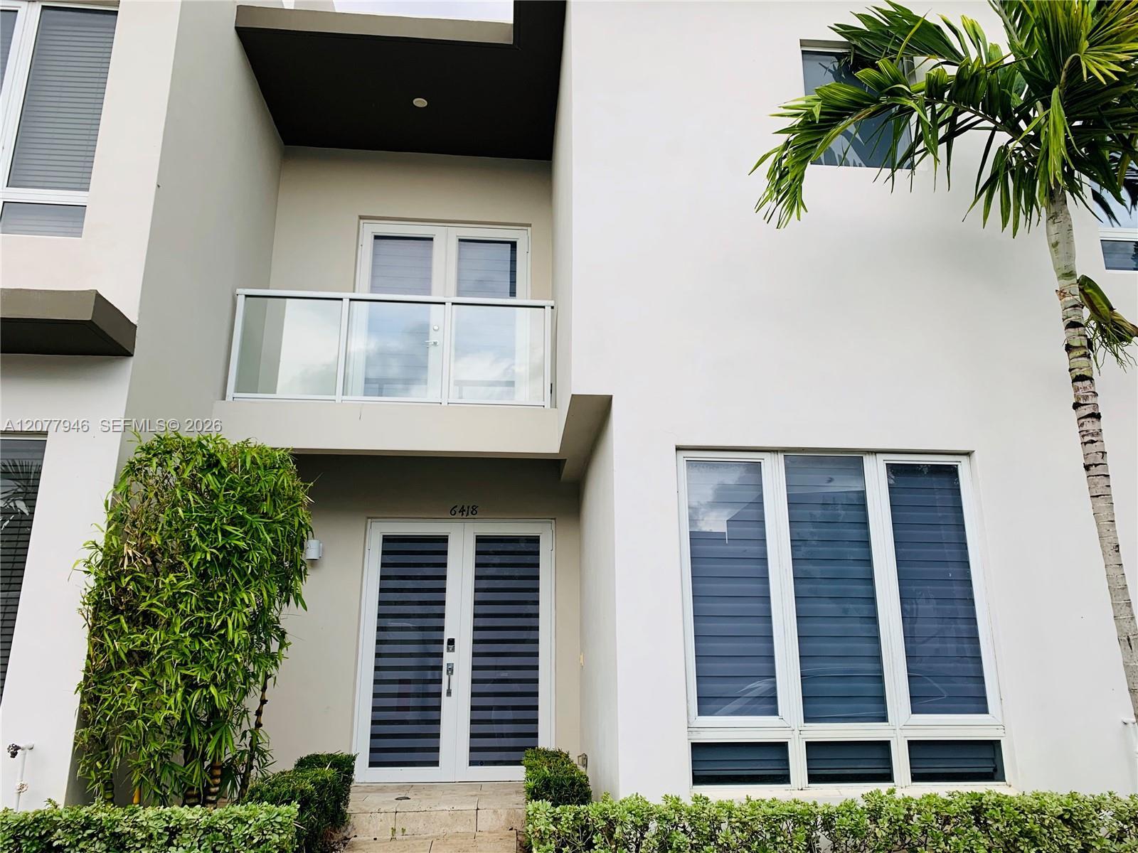6418 NW 105th Pl, Doral FL 33178