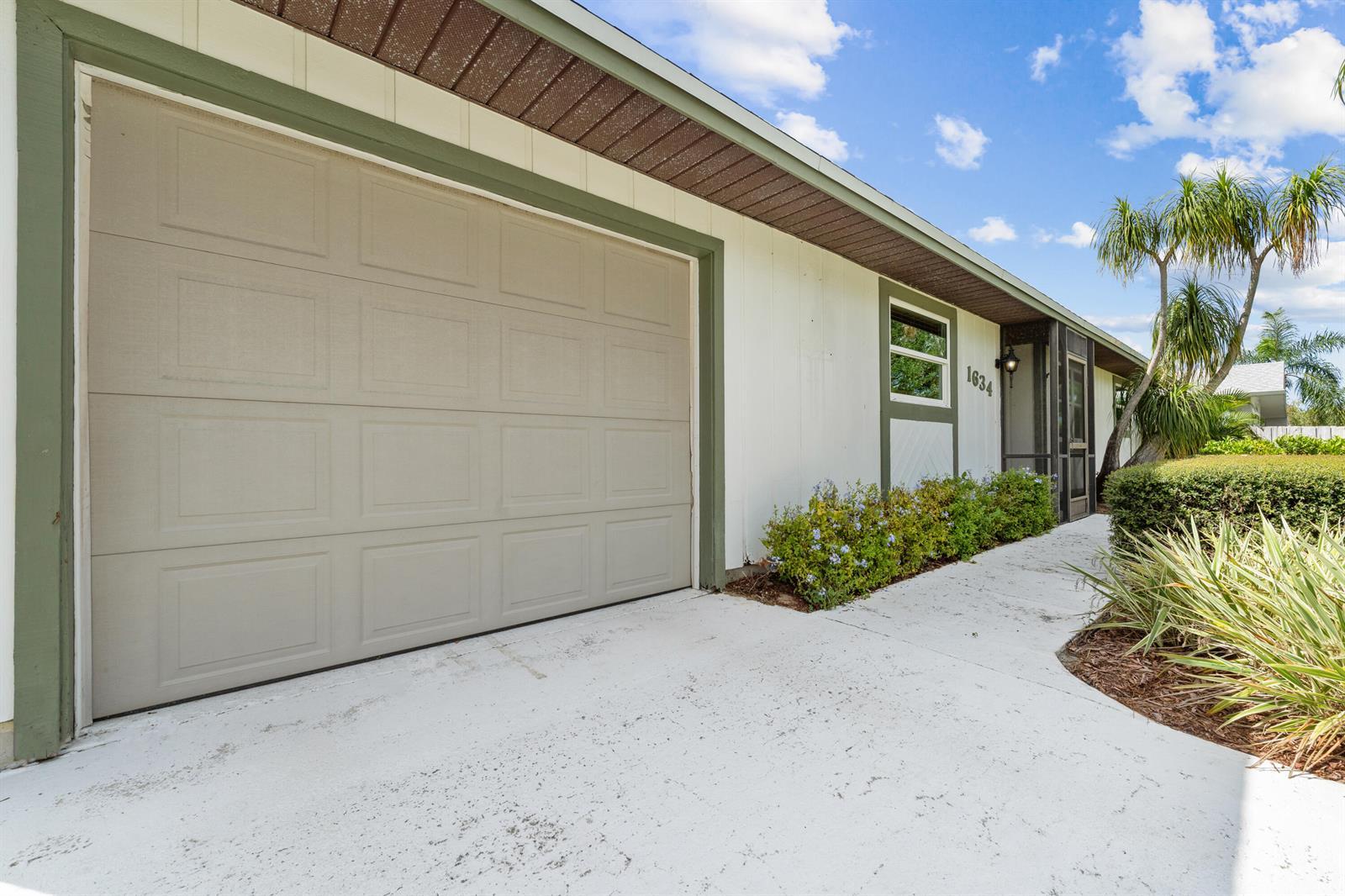 1634 SE CLEARMONT Street, Port St. Lucie FL 34983 photo 4