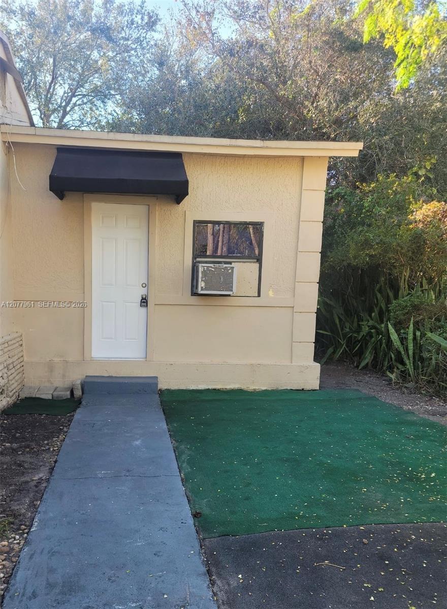 842 NW 107 St, Miami FL 33168