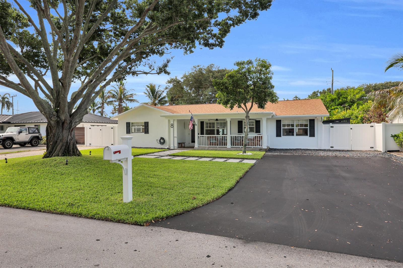 8 WINDSOR Road W, Jupiter FL 33469 photo 2
