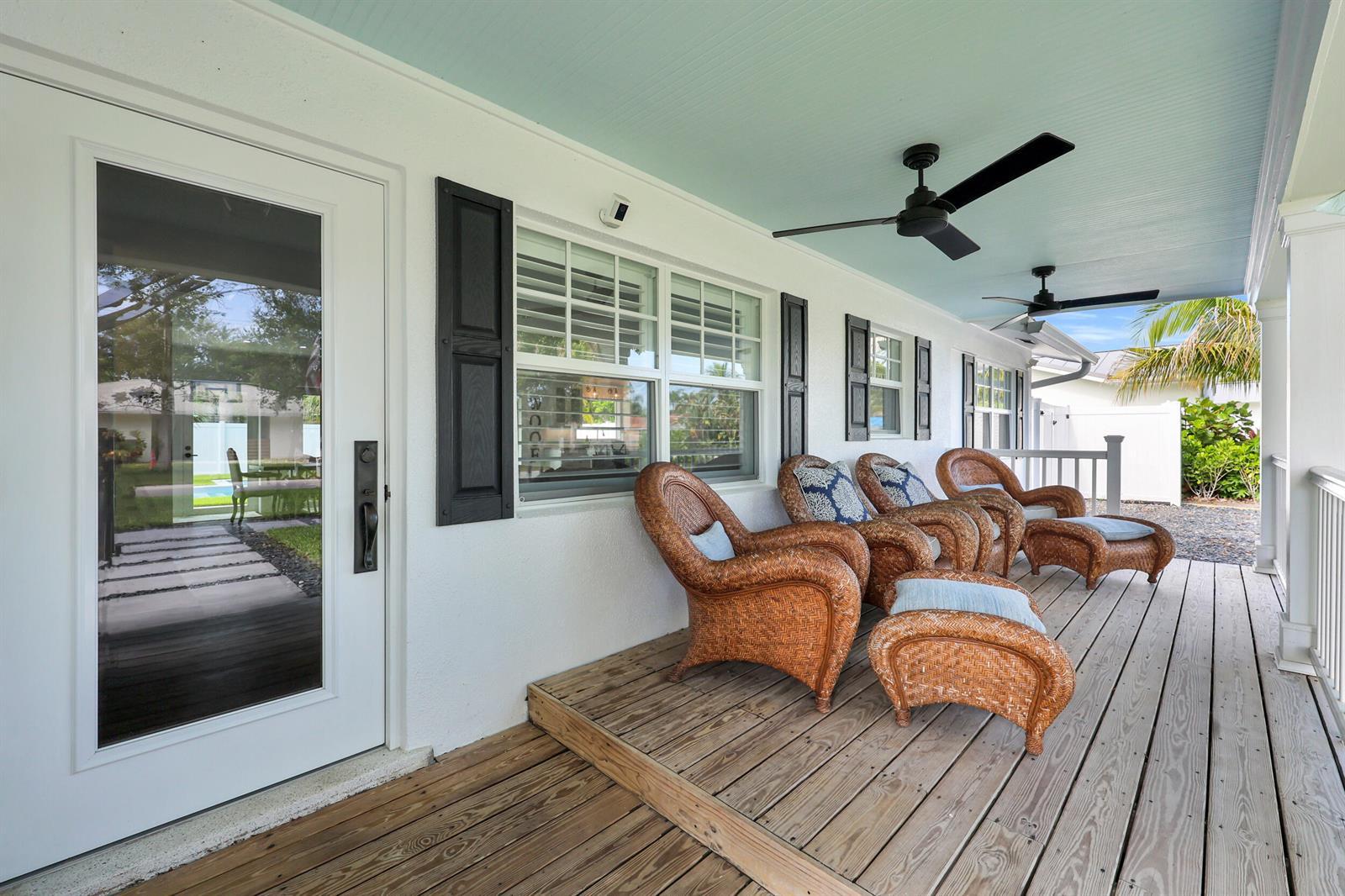8 WINDSOR Road W, Jupiter FL 33469 photo 4
