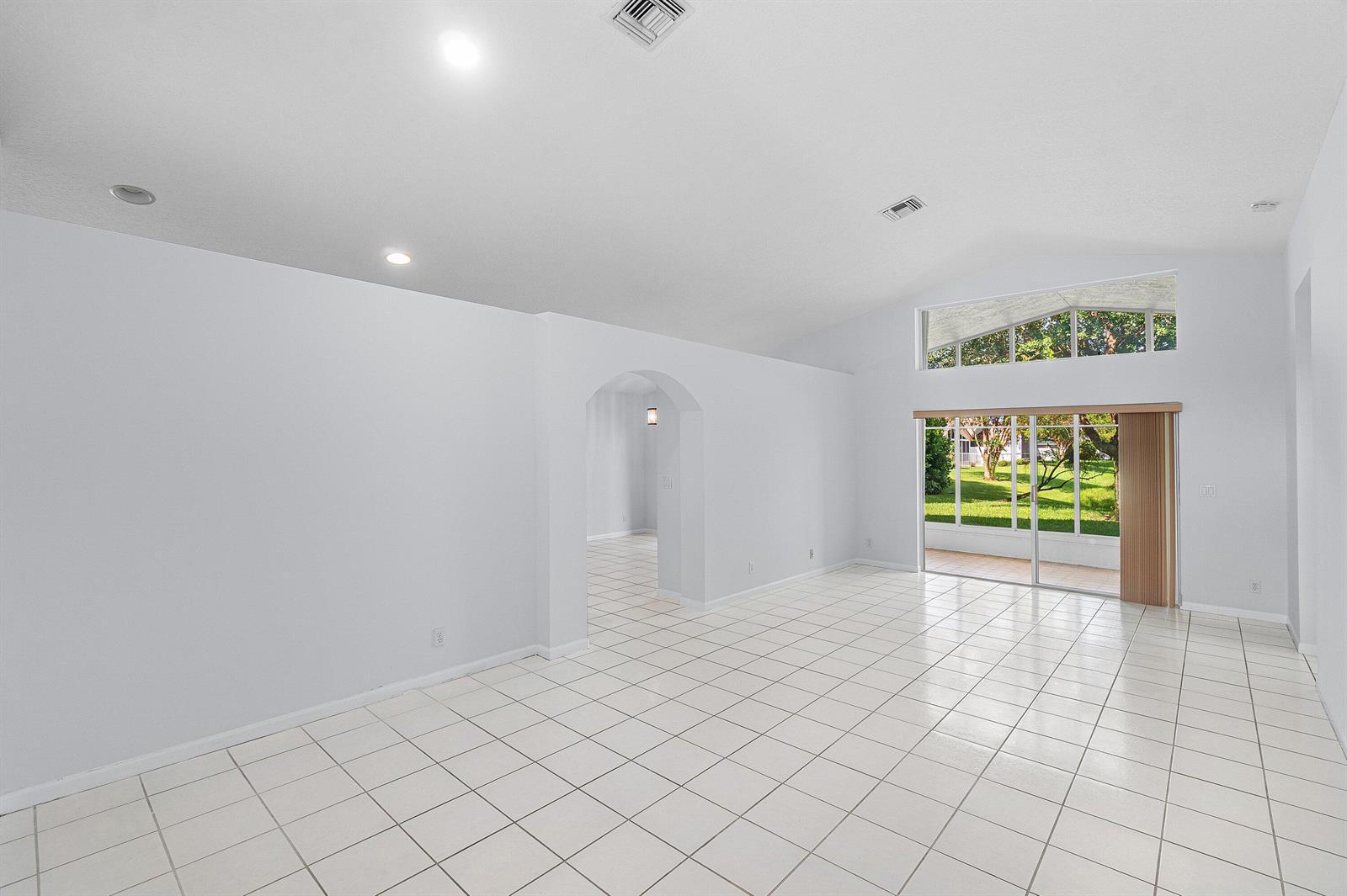 5737 Royal Club Drive, Boynton Beach FL 33437 photo 3