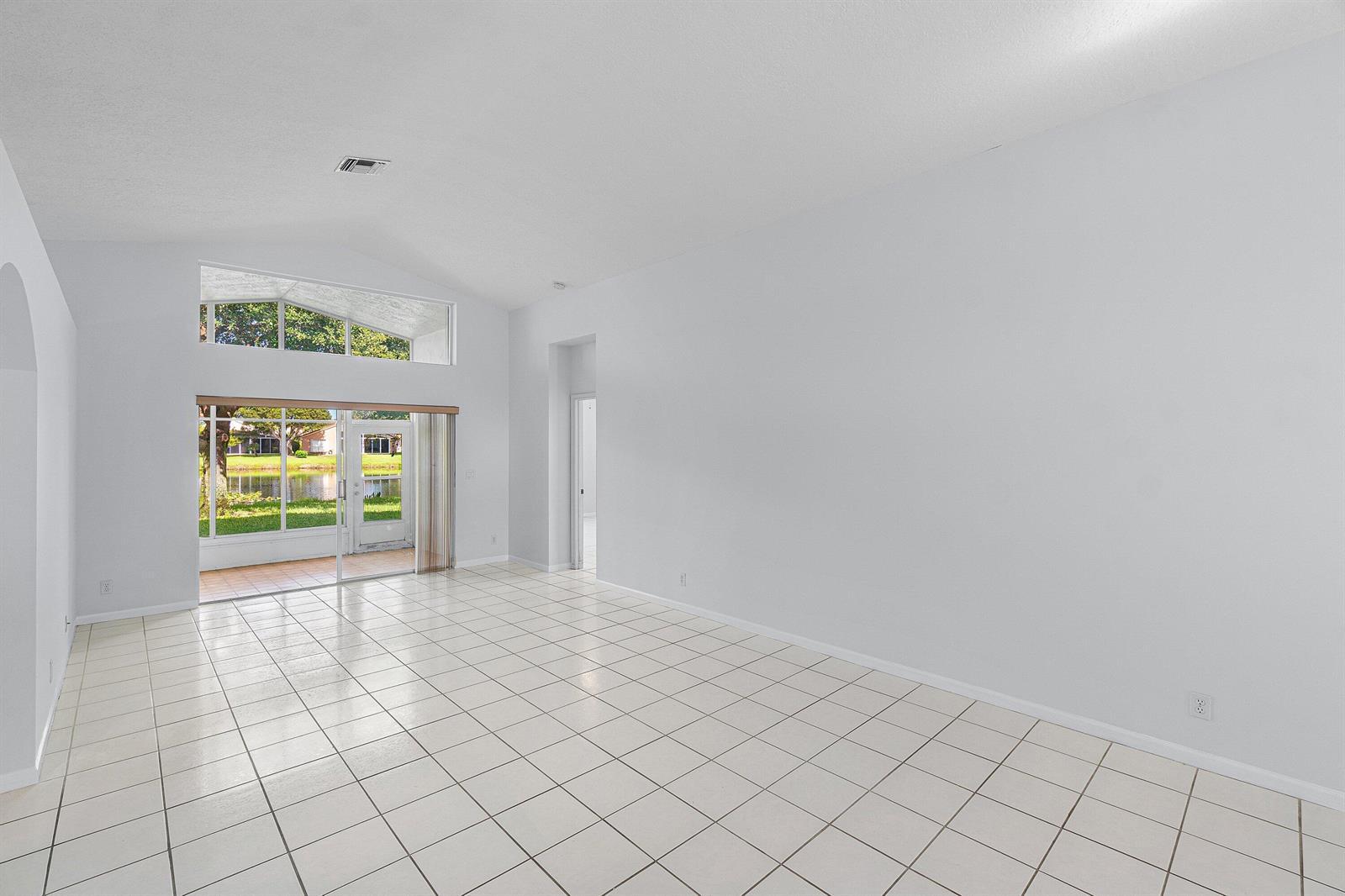 5737 Royal Club Drive, Boynton Beach FL 33437 photo 4