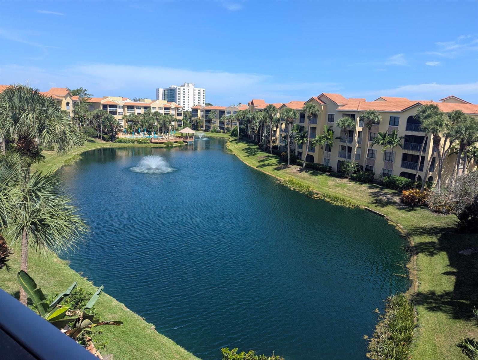 200 UNO LAGO Drive # 405, Juno Beach FL 33408