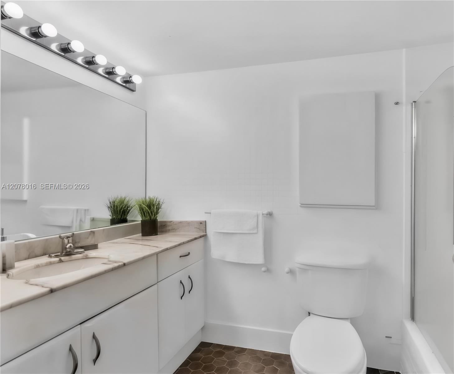 1200 Brickell Bay Dr # 2510, Miami FL 33131 photo 4
