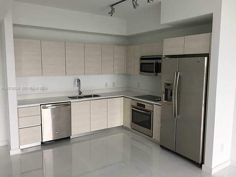 4250 BISCAYNE BLVD # 611, Miami FL 33137 photo 3