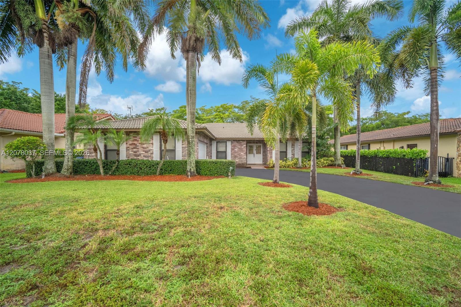 2426 NW 118th Ter, Coral Springs FL 33065 photo 2
