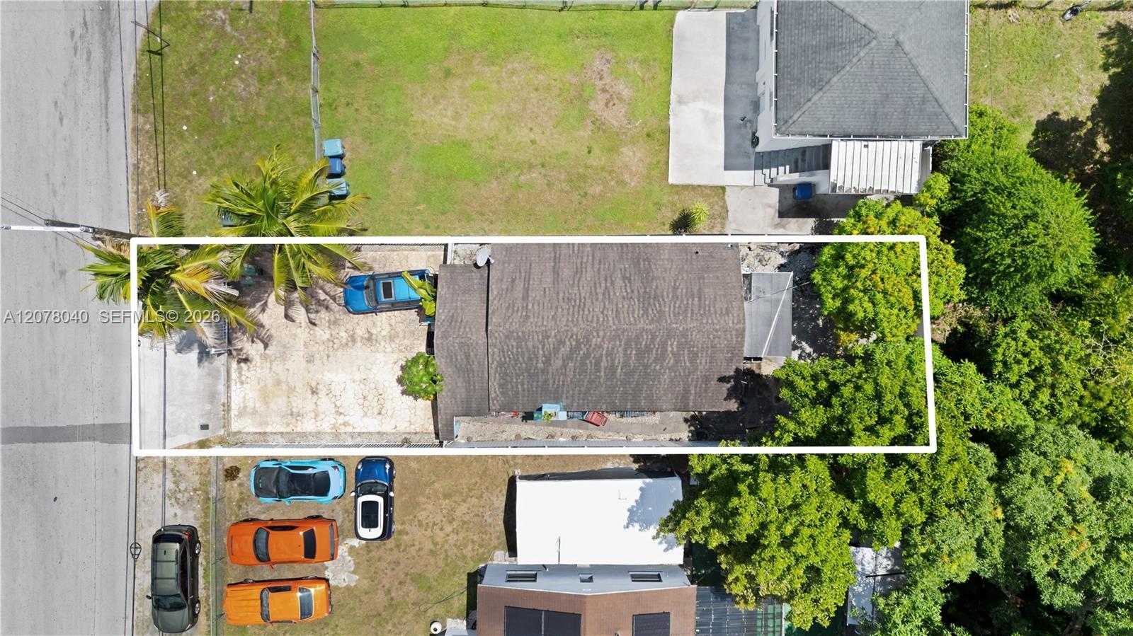 390 NE 166th St, North Miami FL 33162