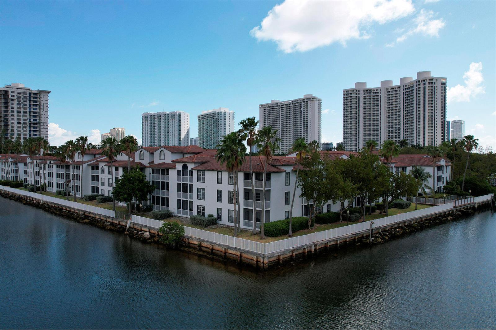 17900 NE 31st Court # 1117, Aventura FL 33160 photo 2