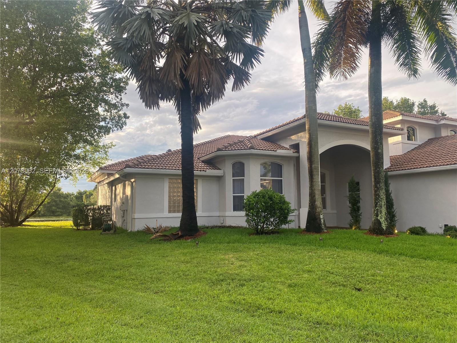 1360 Victoria Isle Dr, Weston FL 33327 photo 2