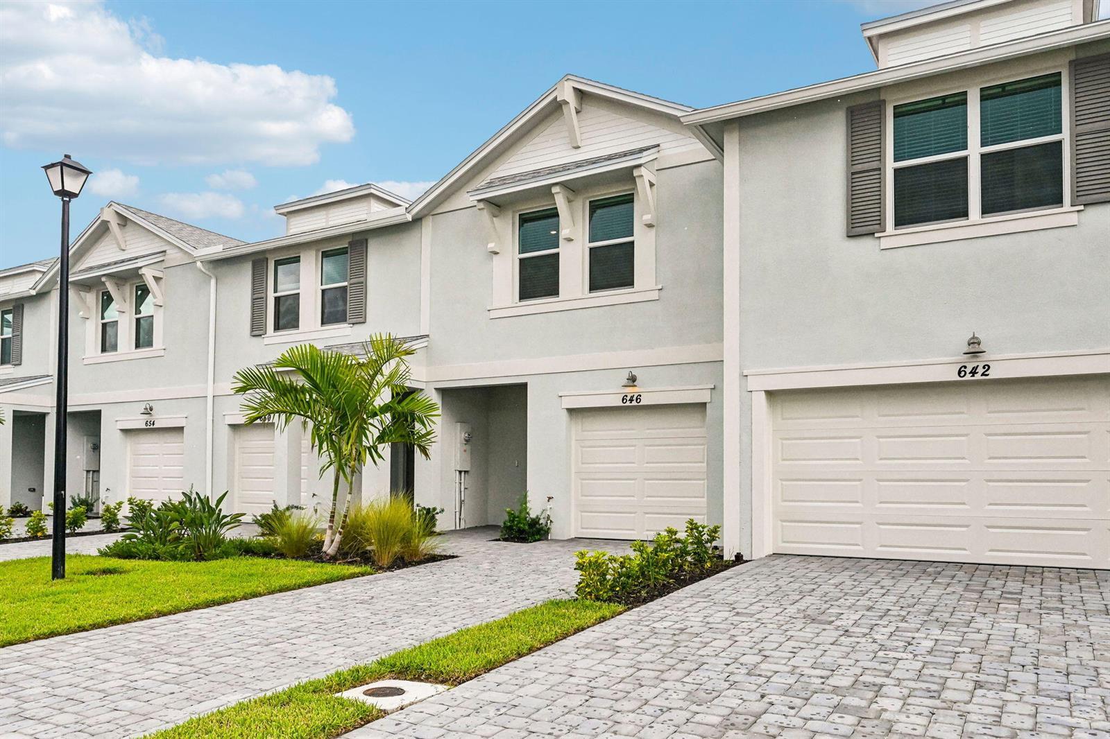646 Salisbury Circle, Fort Pierce FL 34982 photo 3