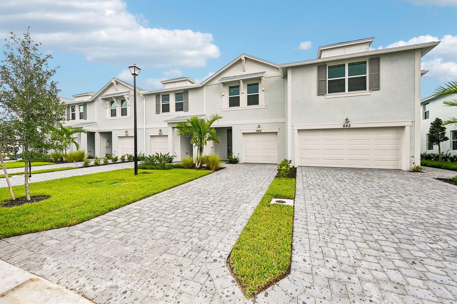 646 Salisbury Circle, Fort Pierce FL 34982 photo 4