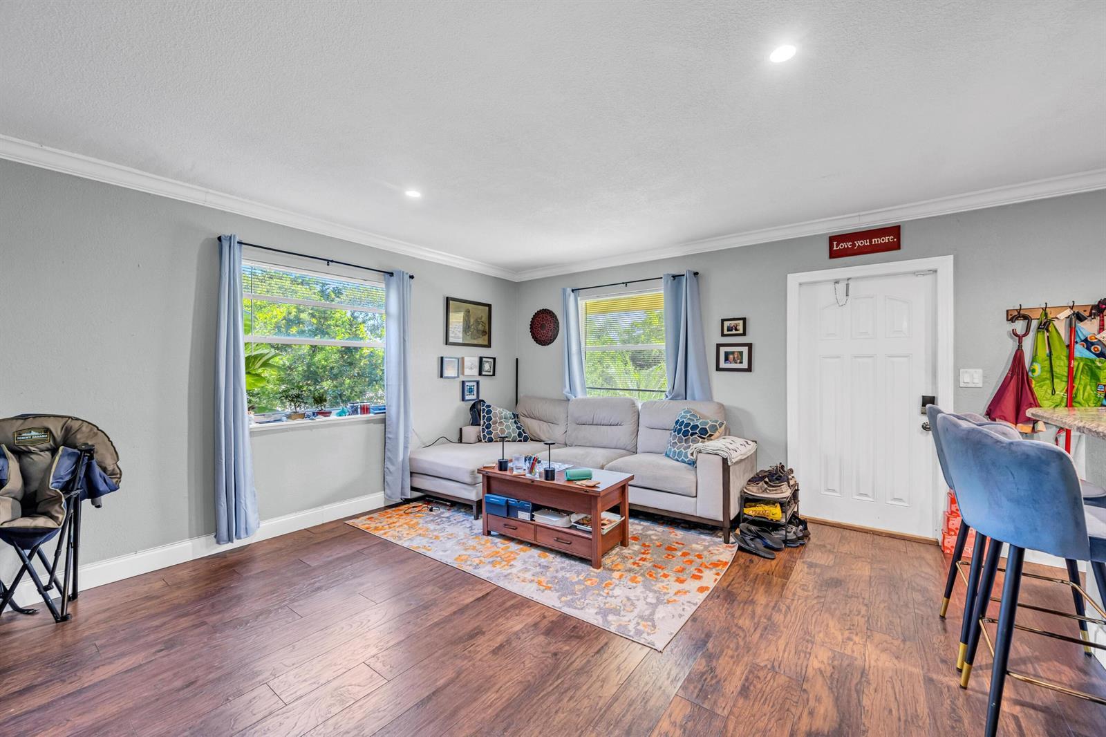 811 NE 14th Place, Fort Lauderdale FL 33304 photo 4
