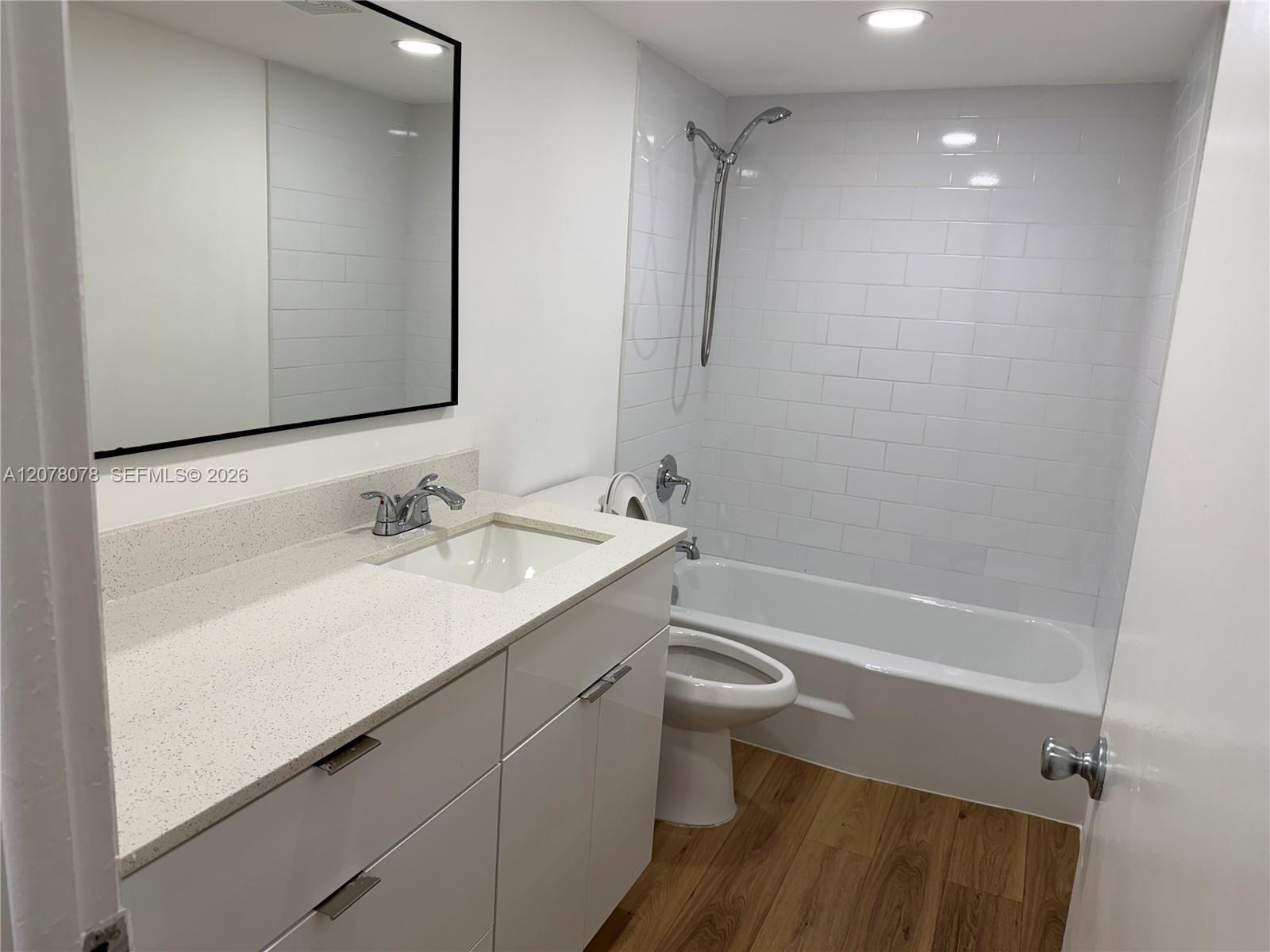 10822 N Kendall Dr # 23, Miami FL 33176 photo 2
