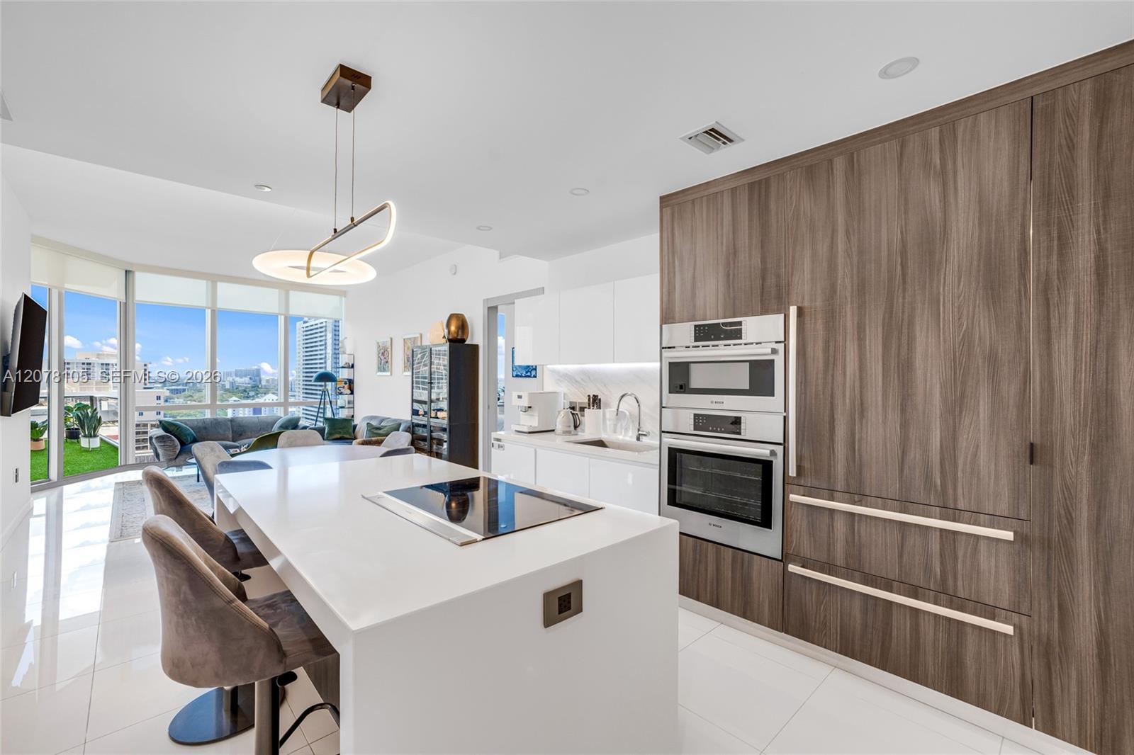 851 NE 1st Ave # 1408, Miami FL 33132 photo 3