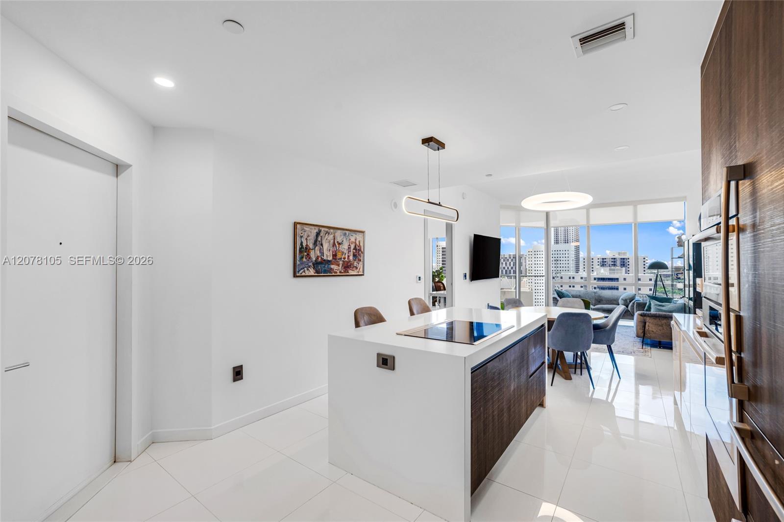 851 NE 1st Ave # 1408, Miami FL 33132 photo 4