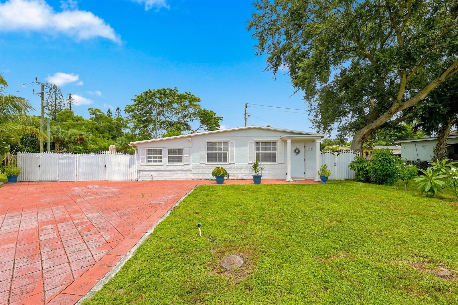 3239 DOLAN Road, Palm Springs FL 33406