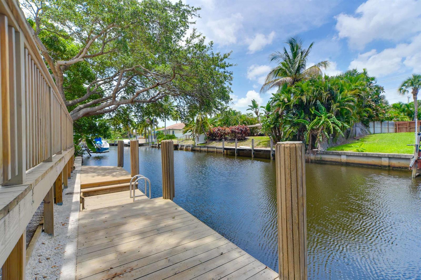 709 W Royal Palm Road, Boca Raton FL 33486 photo 2