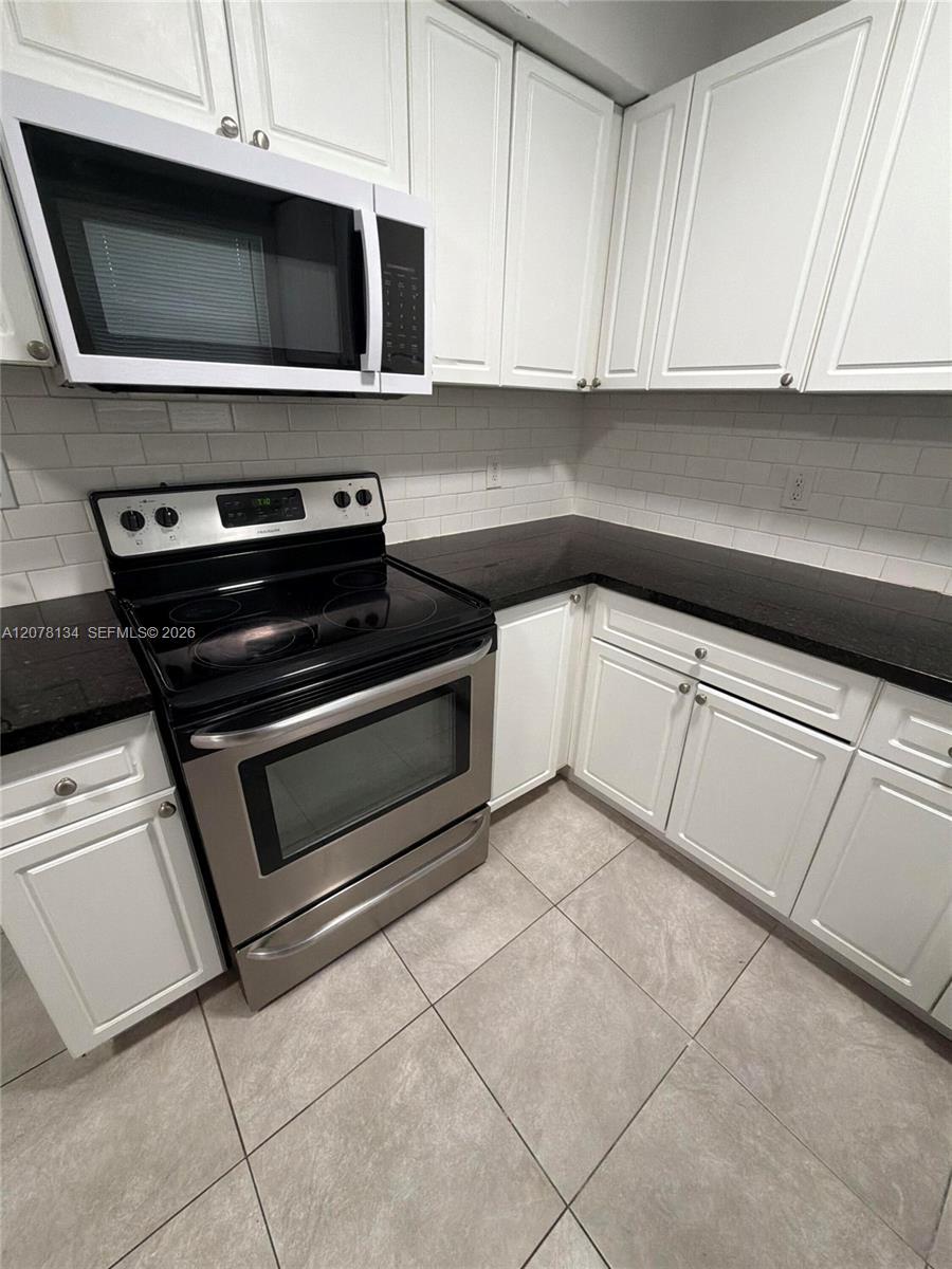 942 NW 11th Ct, Fort Lauderdale FL 33311 photo 3