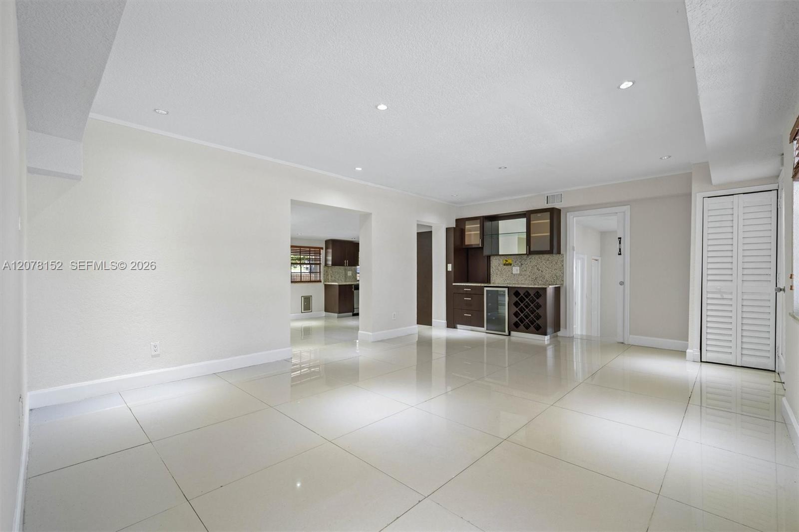 292 E 55th St, Hialeah FL 33013 photo 4