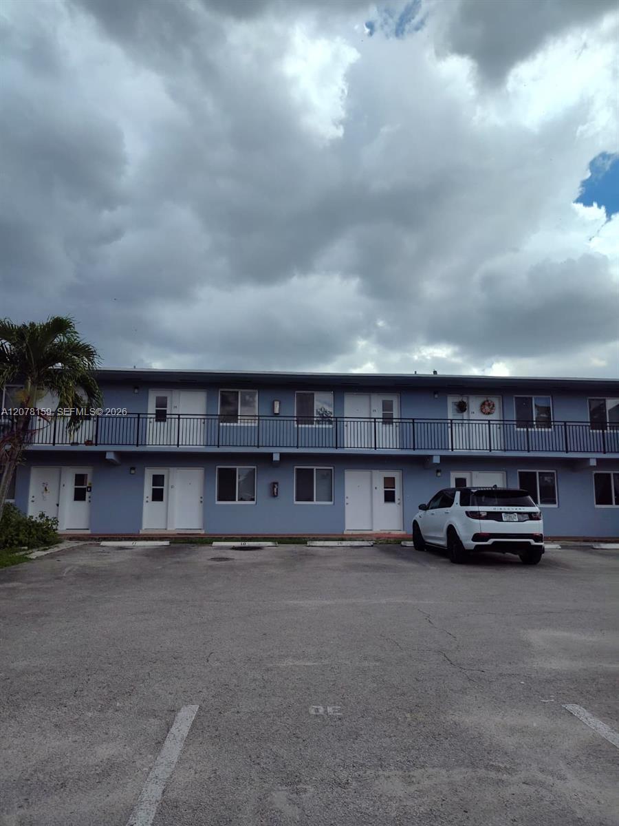 655 Eldron Dr # 26, Miami Springs FL 33166 photo 2