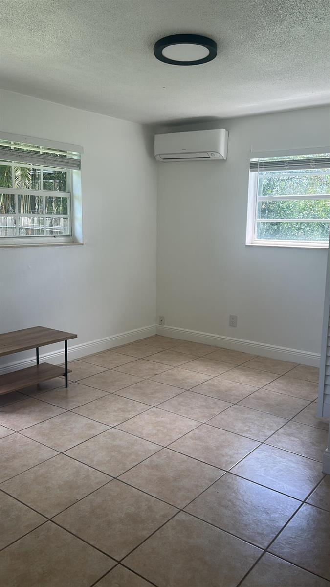 810 NW 40TH # 3, Oakland Park FL 33309 photo 2
