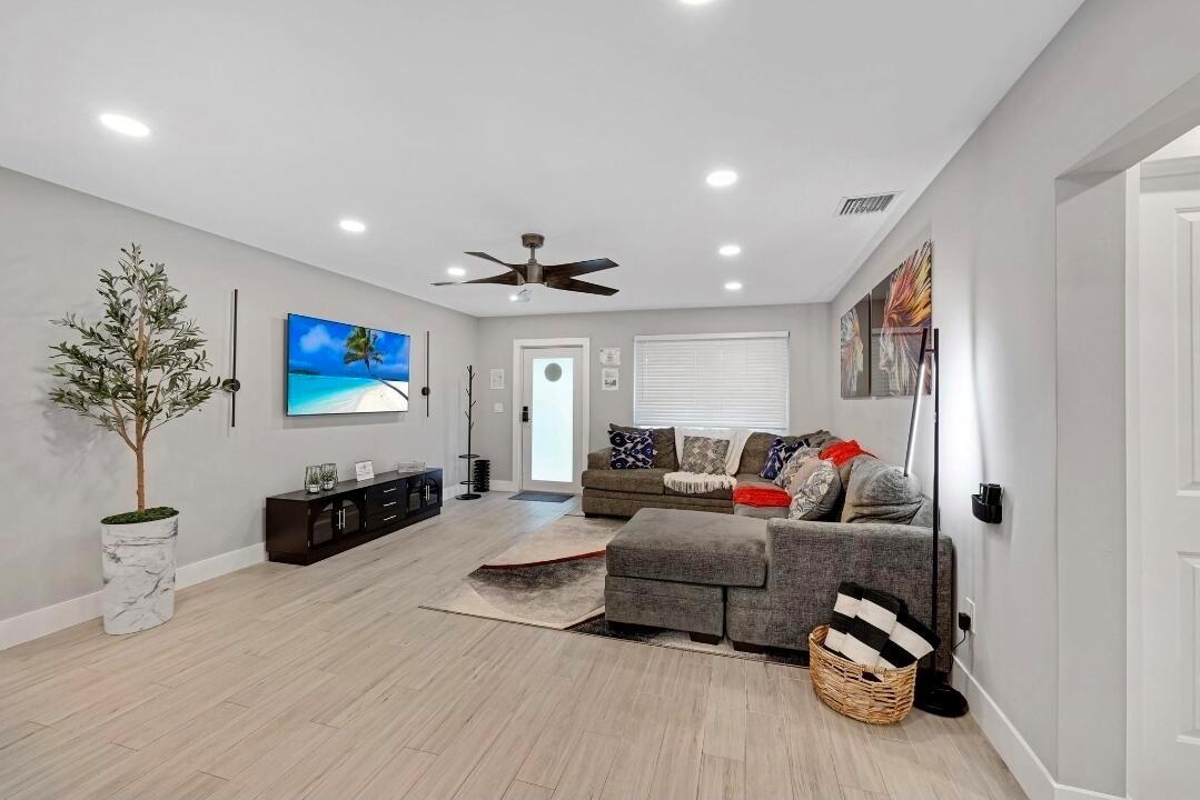 2817 NE 9TH Avenue, Wilton Manors FL 33334 photo 5