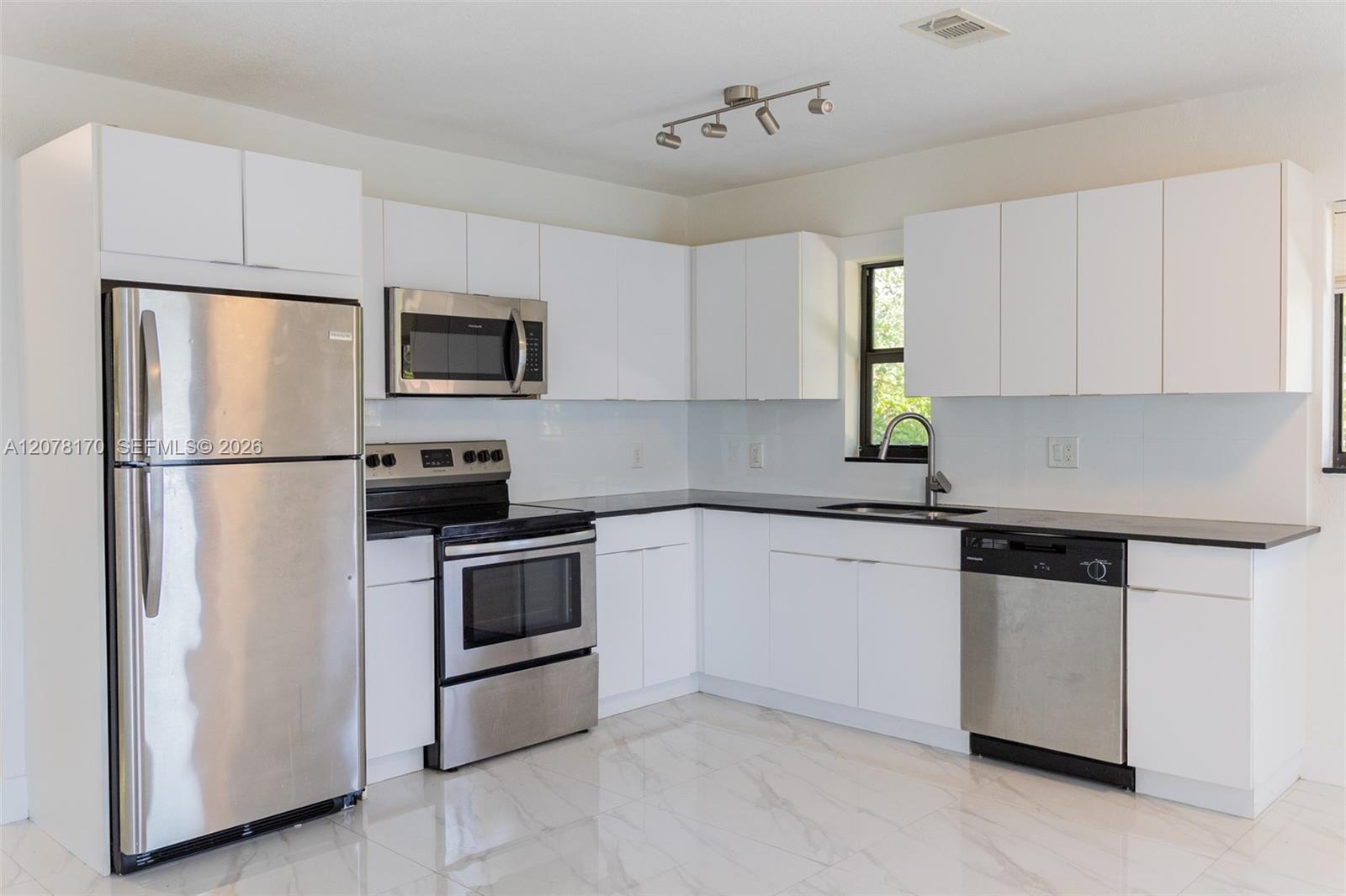2140 NE 56TH ST # 12, Fort Lauderdale FL 33308 photo 2