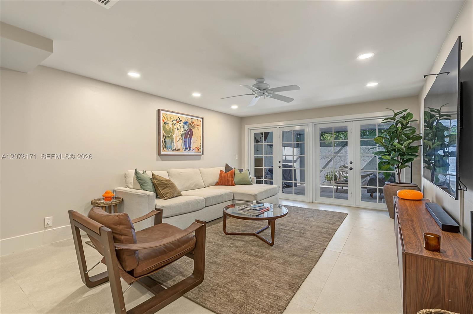 825 SE 2nd St # 825, Fort Lauderdale FL 33301 photo 2