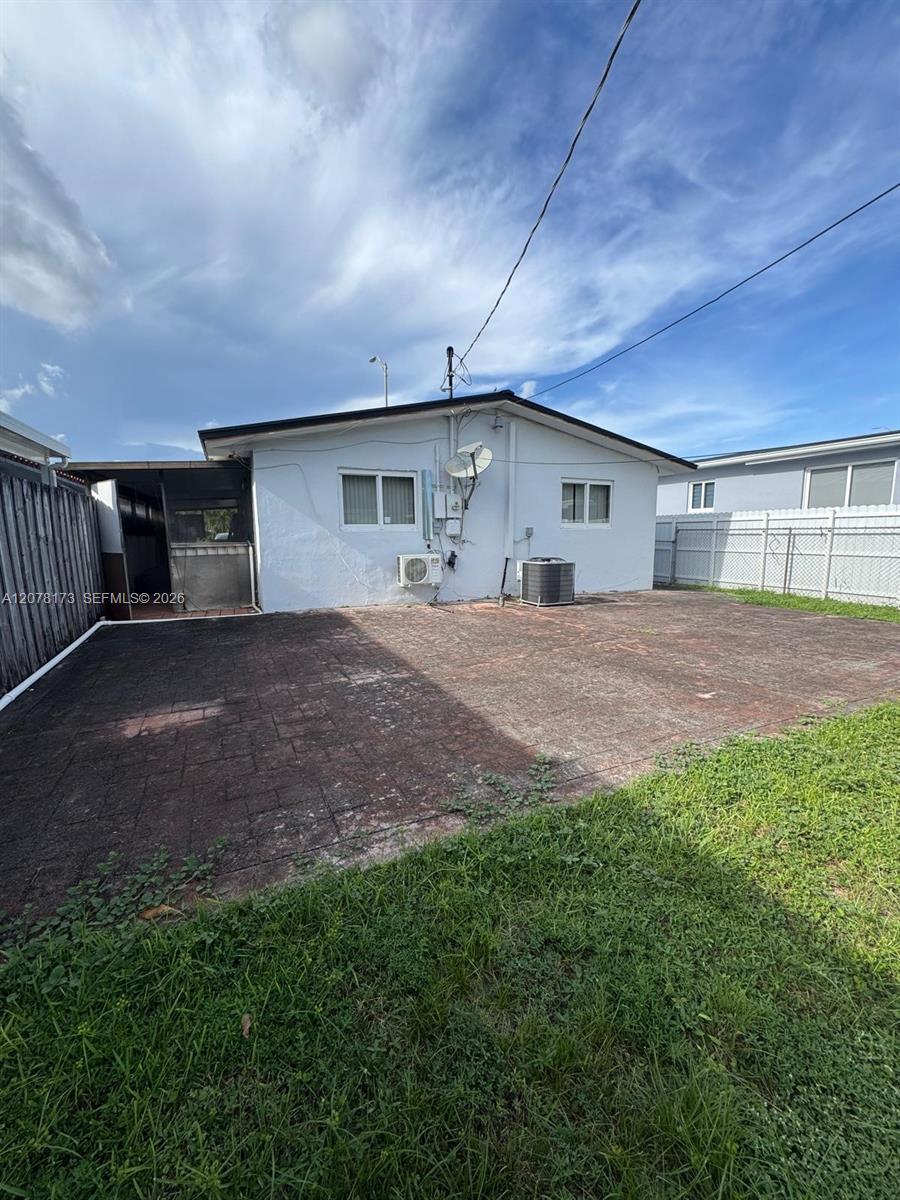 550 E 29th St, Hialeah FL 33013 photo 3