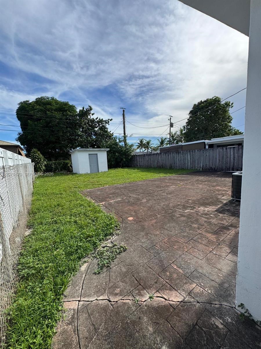 550 E 29th St, Hialeah FL 33013 photo 4