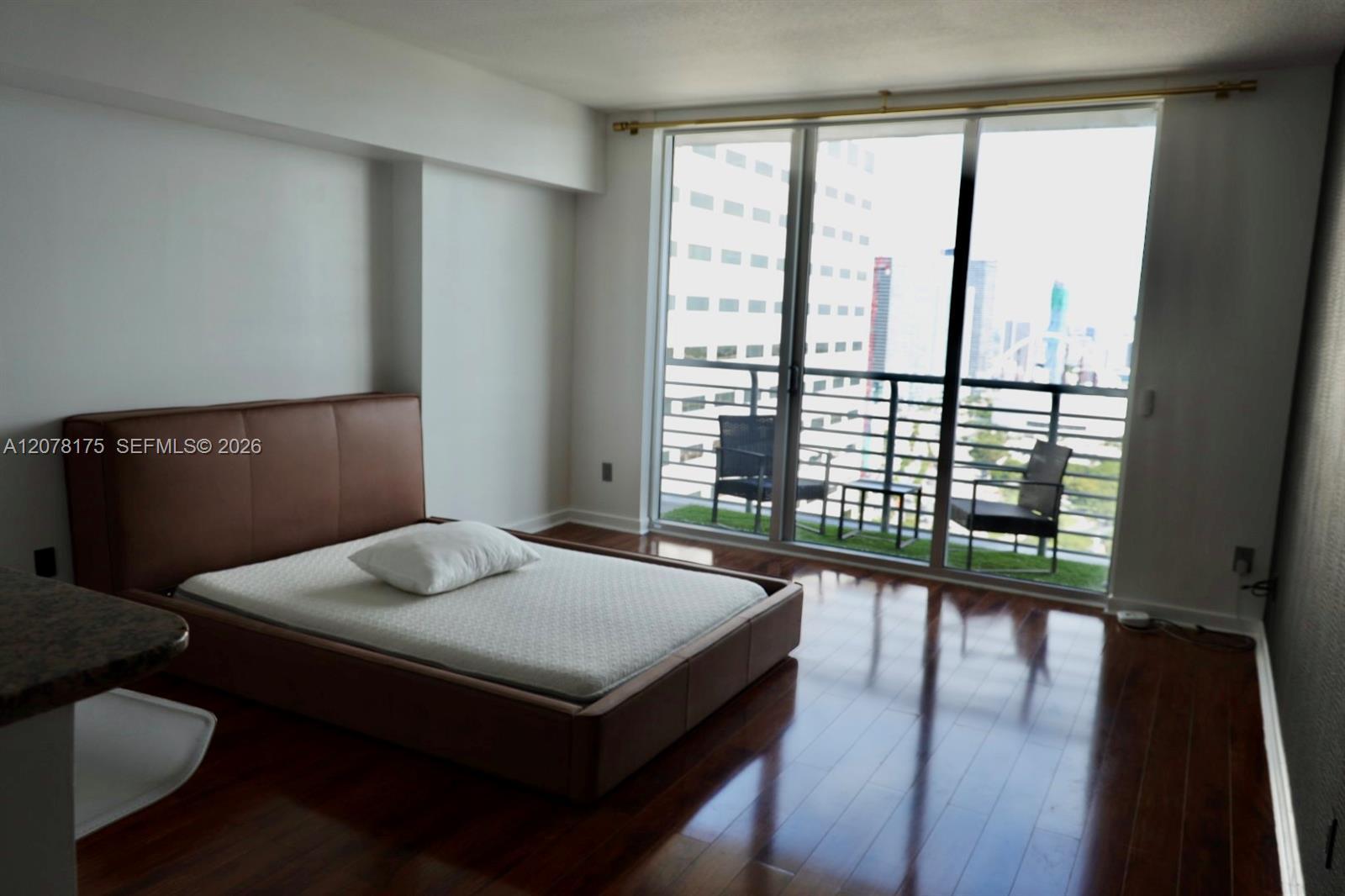 325 S Biscayne Blvd # 4220, Miami FL 33131 photo 2