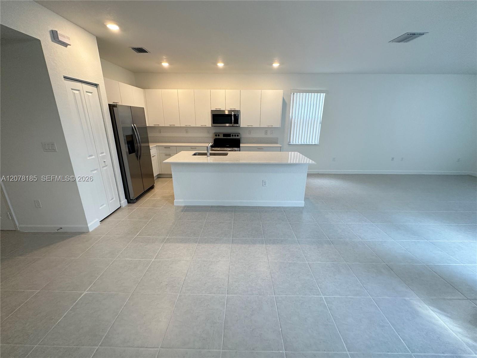 2382 NW 131st Cir, Miami FL 33167 photo 4