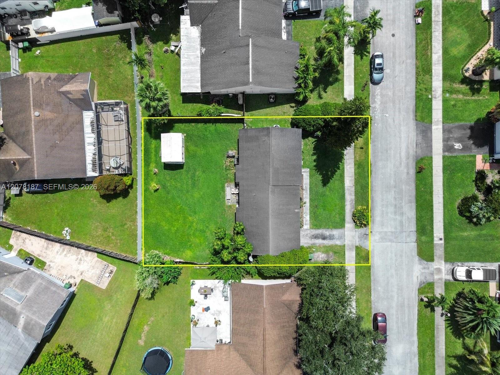 939 S Bluebird Ln, Homestead FL 33035 photo 3