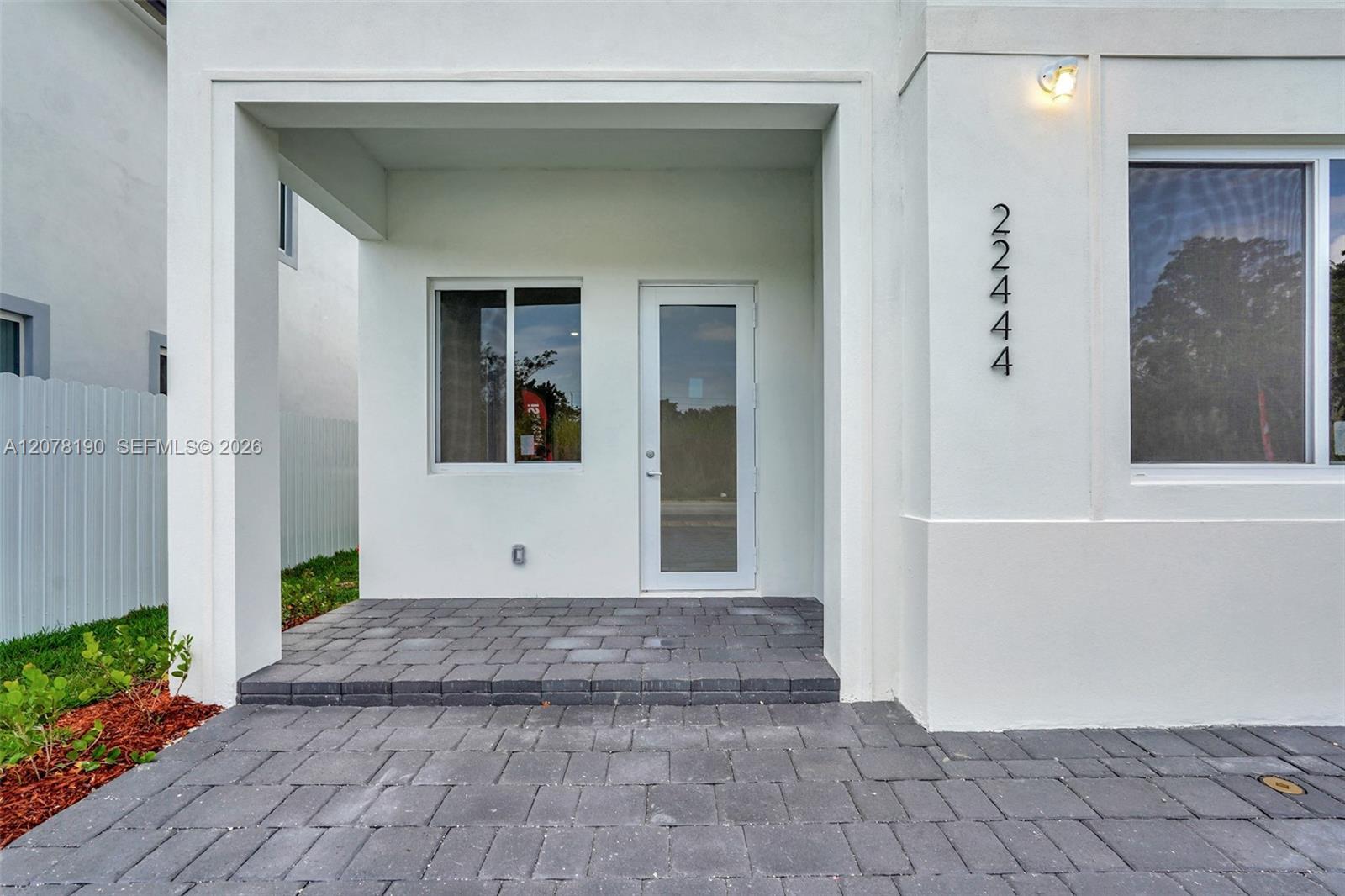 22555 SW 125th Ave, Miami FL 33170 photo 2