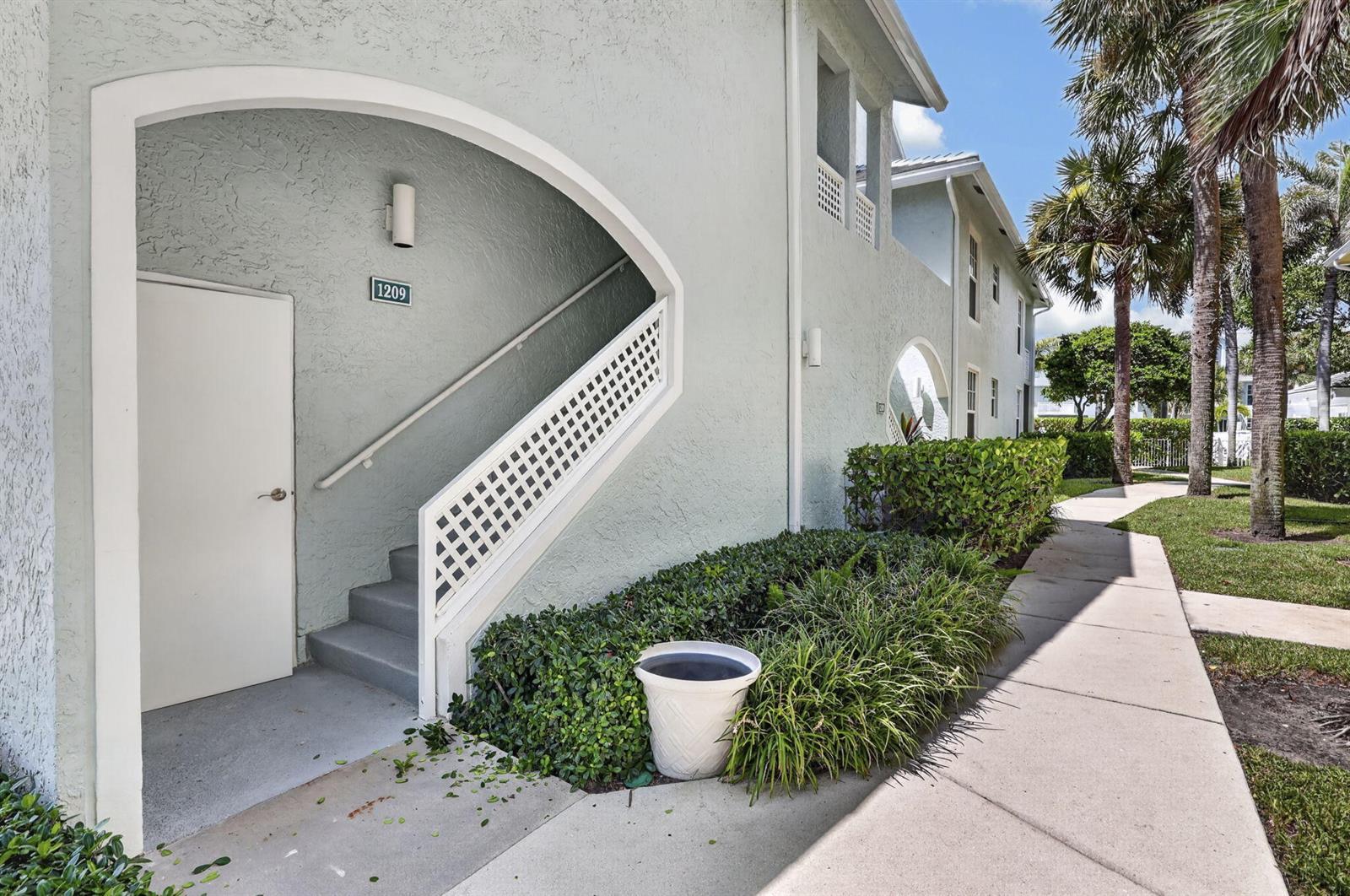 1209 MAINSAIL Circle # 1209, Jupiter FL 33477 photo 3
