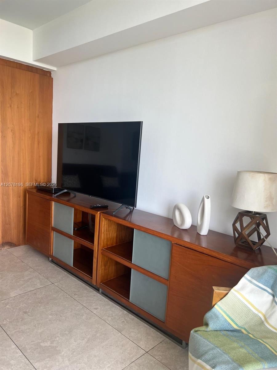 50 Biscayne Blvd # 606, Miami FL 33132 photo 2