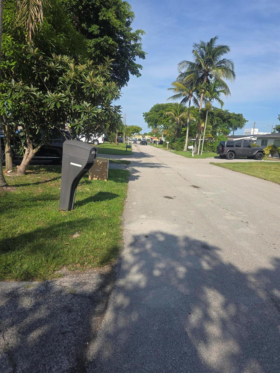 6110 NW 8TH Street, Margate FL 33063