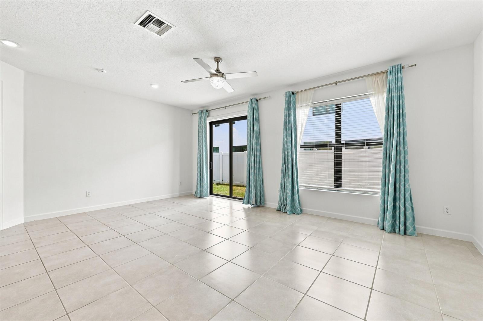 2011 Tamarind Drive, Riviera Beach FL 33410 photo 5
