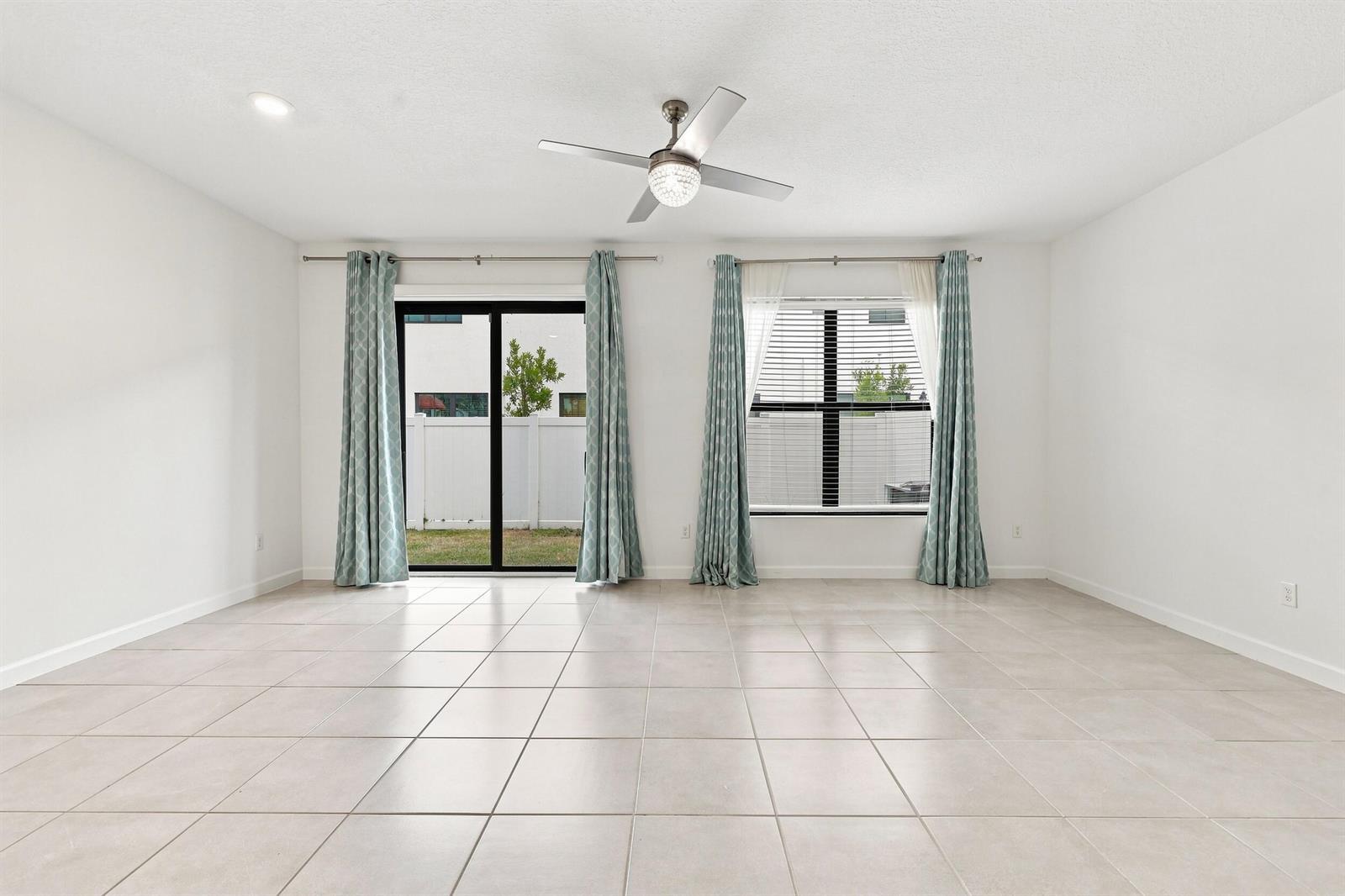 2011 Tamarind Drive, Riviera Beach FL 33410 photo 4